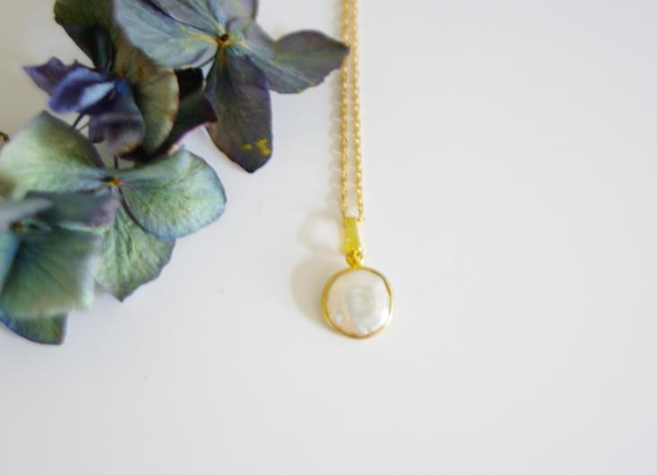 mother of shell pendant