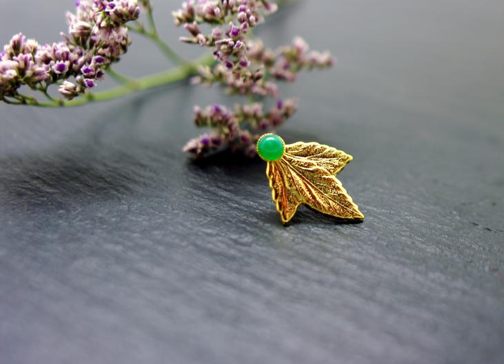 leaf gold pin